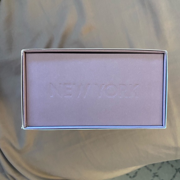 NEW Nood Push Up Adhesive Bra in Soft Tan - Picture 3 of 11